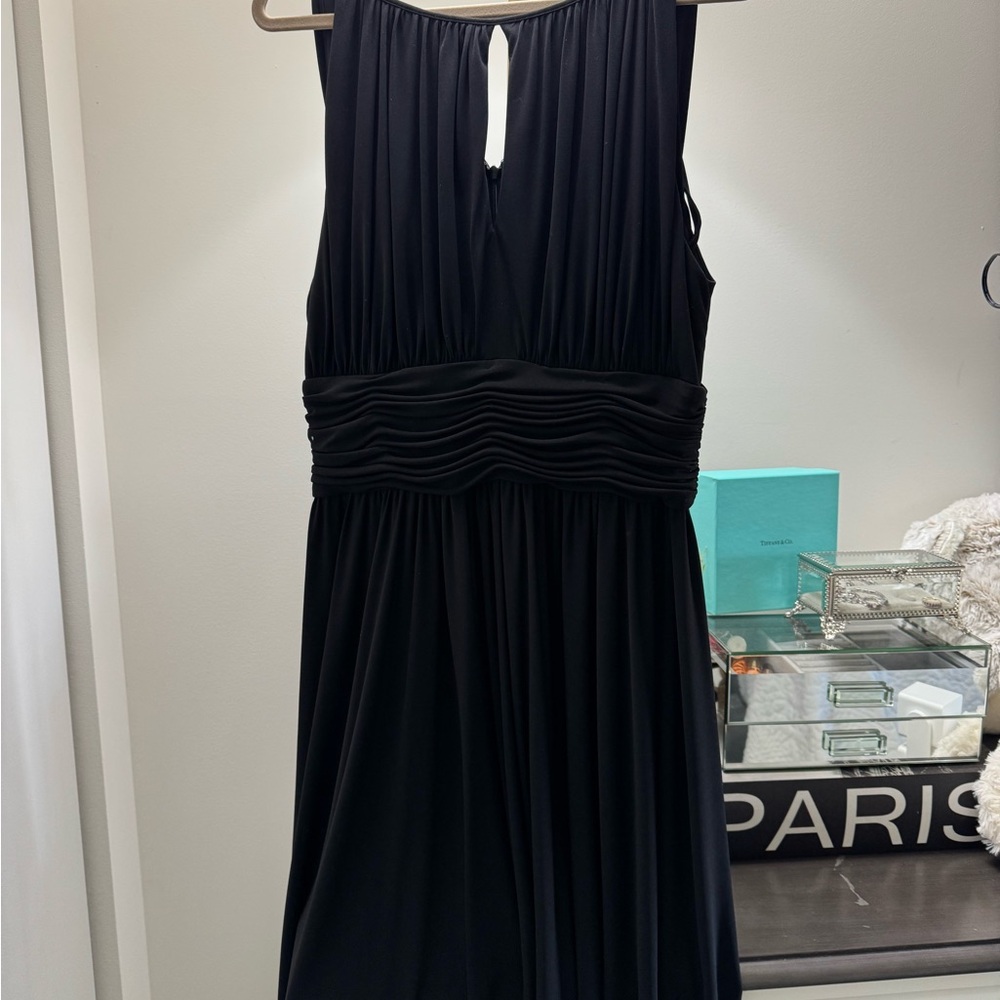Classic Black Sleeveless Pleated Waist Midi Dress